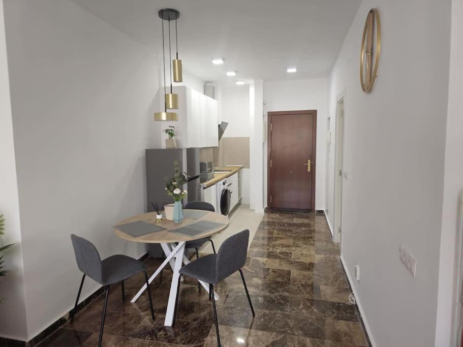 Tao City Center Apartment With Fee Wifi And Air Con By Namaste Elite Torremolinos Exteriör bild